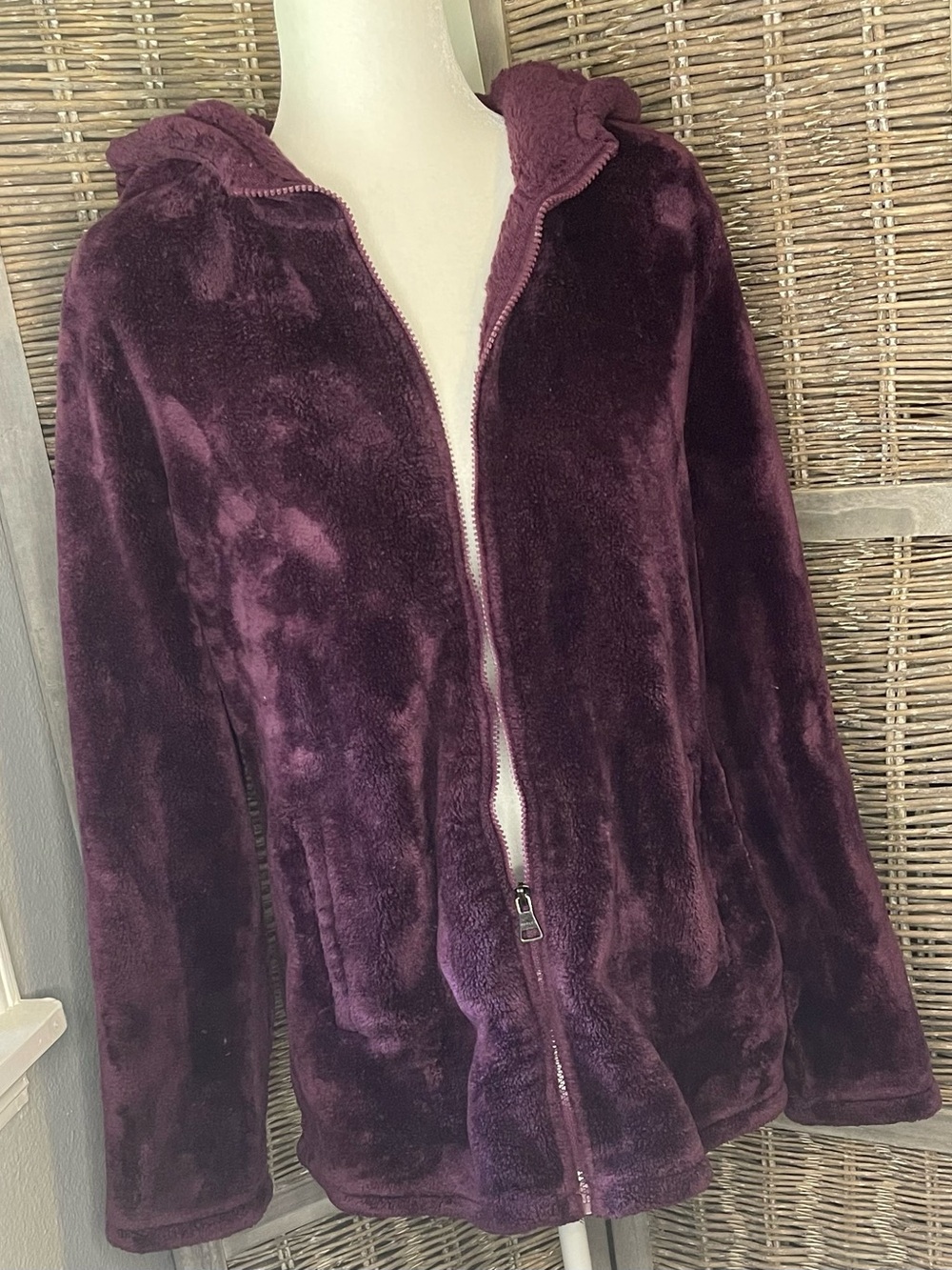 Madden Girl Plush Hooded Zip Jacket in Deep Plum sz XL (43)